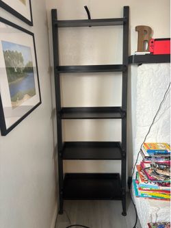 Bookshelf ladder