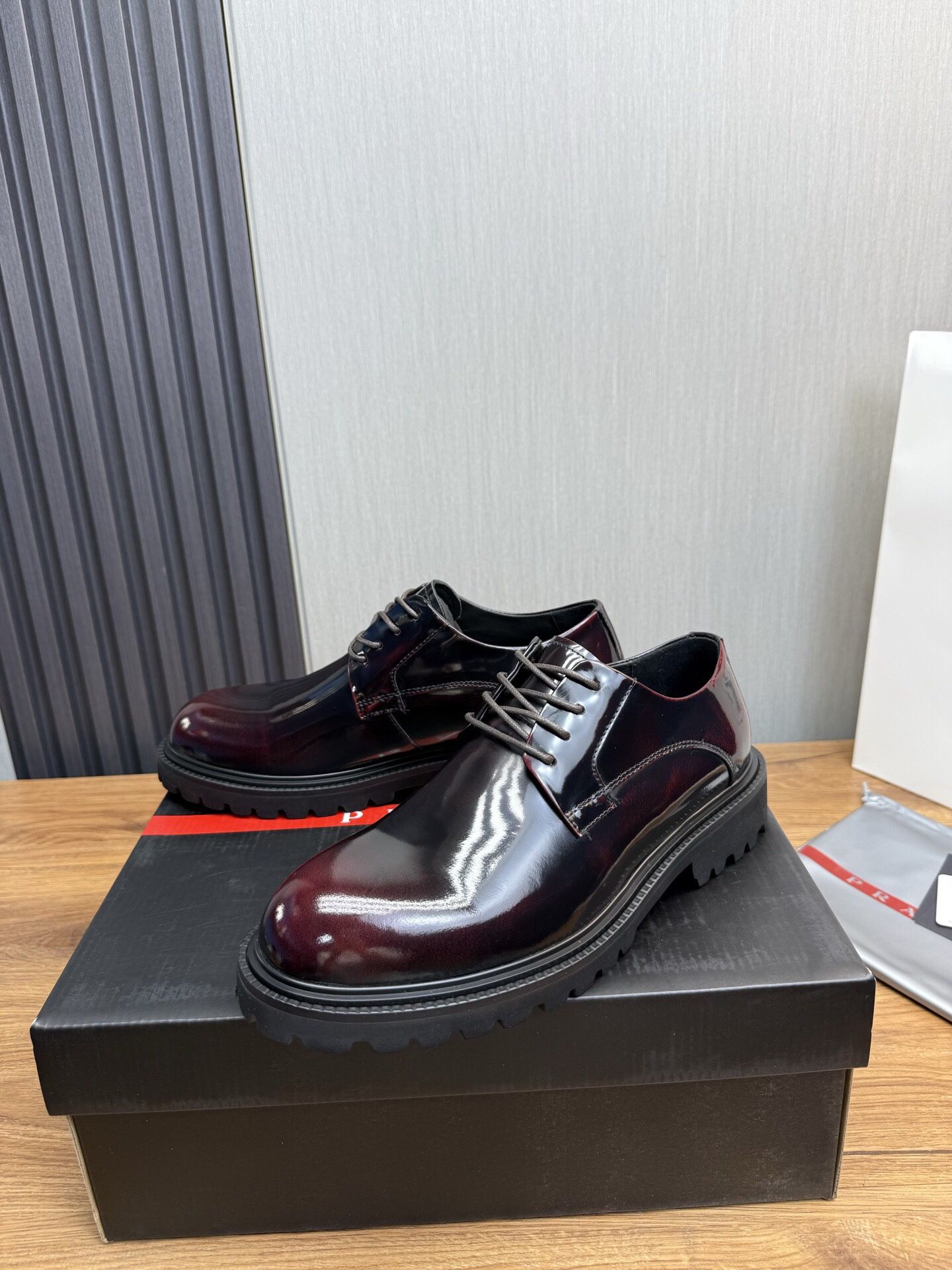 Prada Men’s Leather Shoes With Box New 