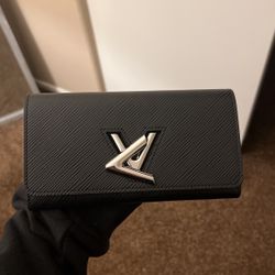 LV WALLET