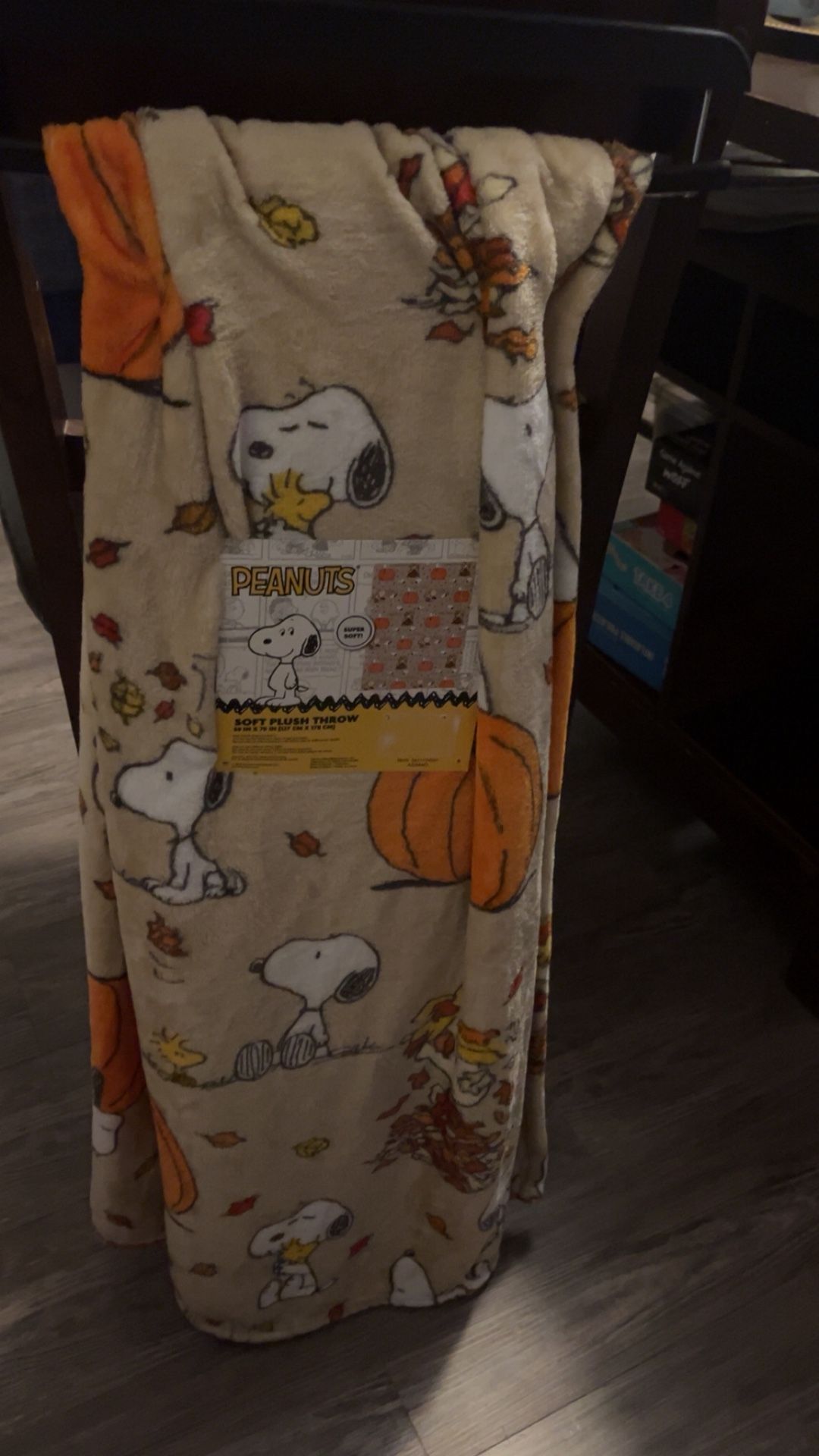 Peanuts Plush Throw