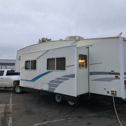 2003 Fleetwood Prowler 