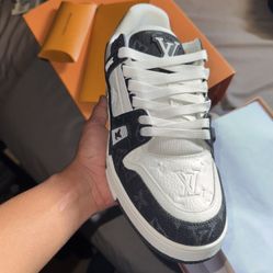 Brand New Lv Trainer Sneakers 