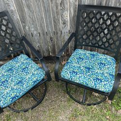 Nice black w cushions patio set $65