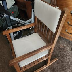 NEW ROCKING CHAIR 