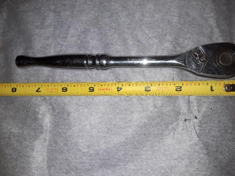 Husky 3/8 Ratchet