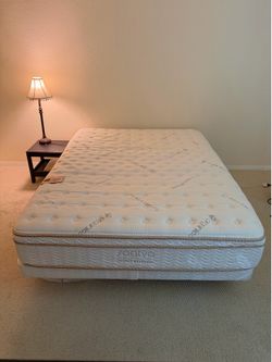 Saatva Queen Classic Mattress Luxury Firm with Foundation and Universal Frame