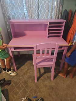 Kids desk