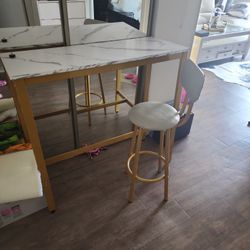 Bar Table With 2 Stools