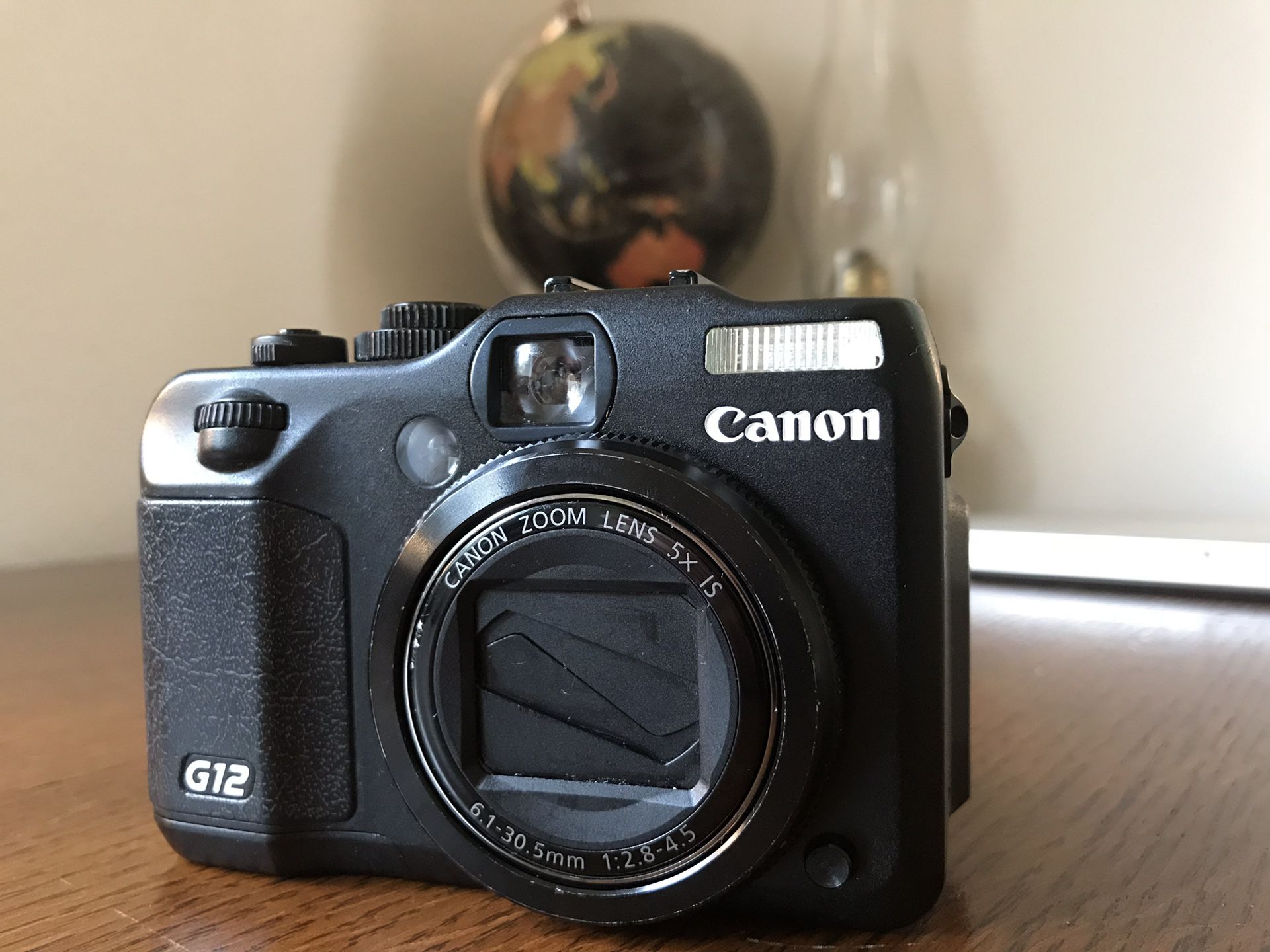 Canon Powershot G12 Compact Digital Camera