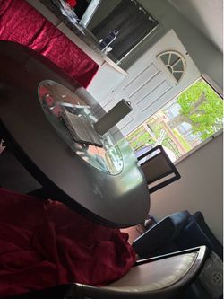 Dinning table/kitchen table