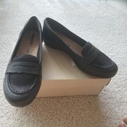 Clarks Black Leather Kinzie Willow Loafer Flat Size 8 NEW With Box