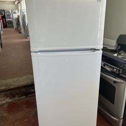 Kenmore Apartment Sizes Refrigerator (used)