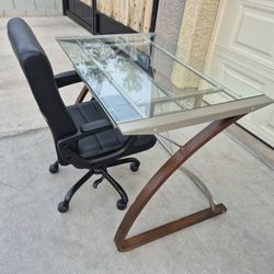 42" Width X 27 1/2" Depth X 30" Height// Glass Top Desk With Chair In Very Good Condition 