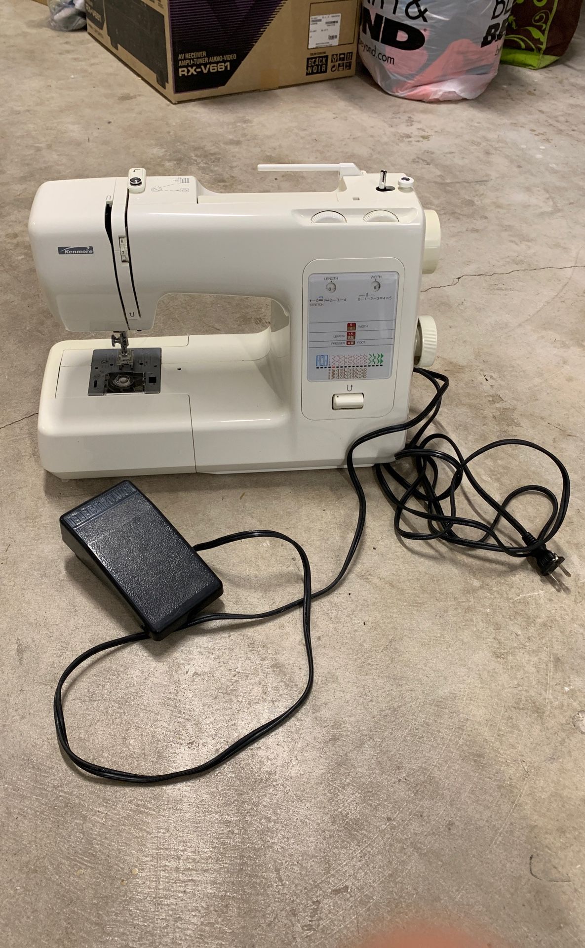 Sewing machine - hardly used Kenmore #17124