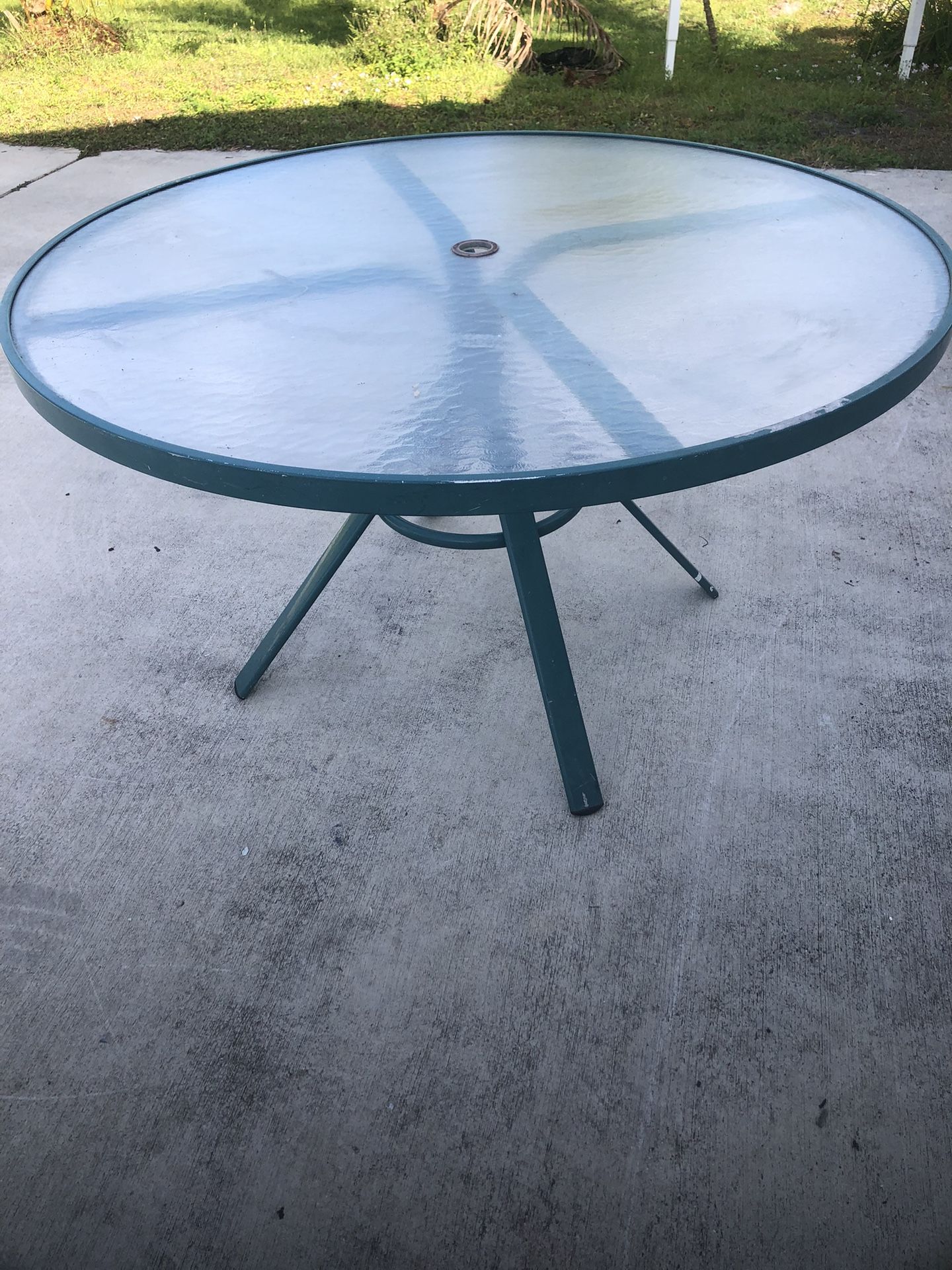 Table Dining Outside Zice 48 Lenght Tall 27 Enchest 