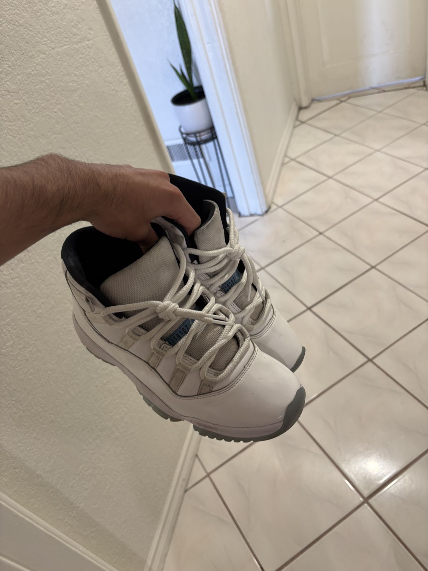 Jordan 11 Legend Blue