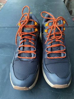 Shoes sneakers New Balance hiking shoes Sz 10 hiking shoes MAKE AN OFFER!