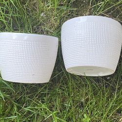 2 Ceramic Pots Size 6”