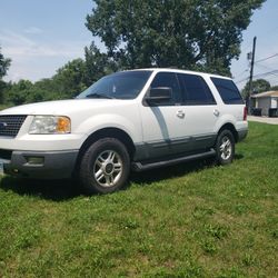 2003 Ford Expedition XLT 