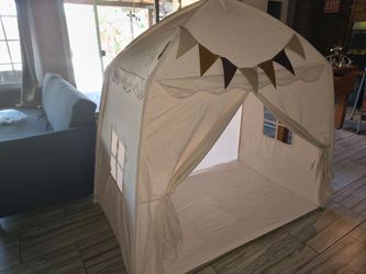 Play house tent