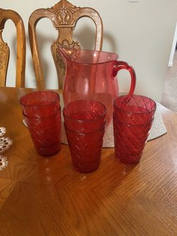 Pitcher With 6 Glasses 