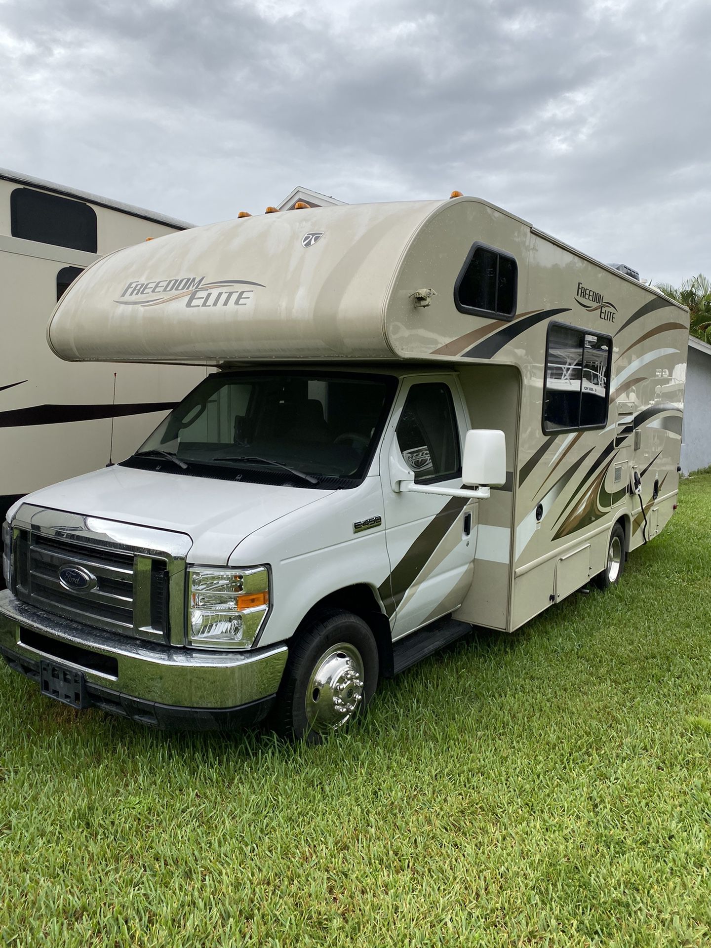2016 Thor Motor coach freedom elite E-450 Travel trailer