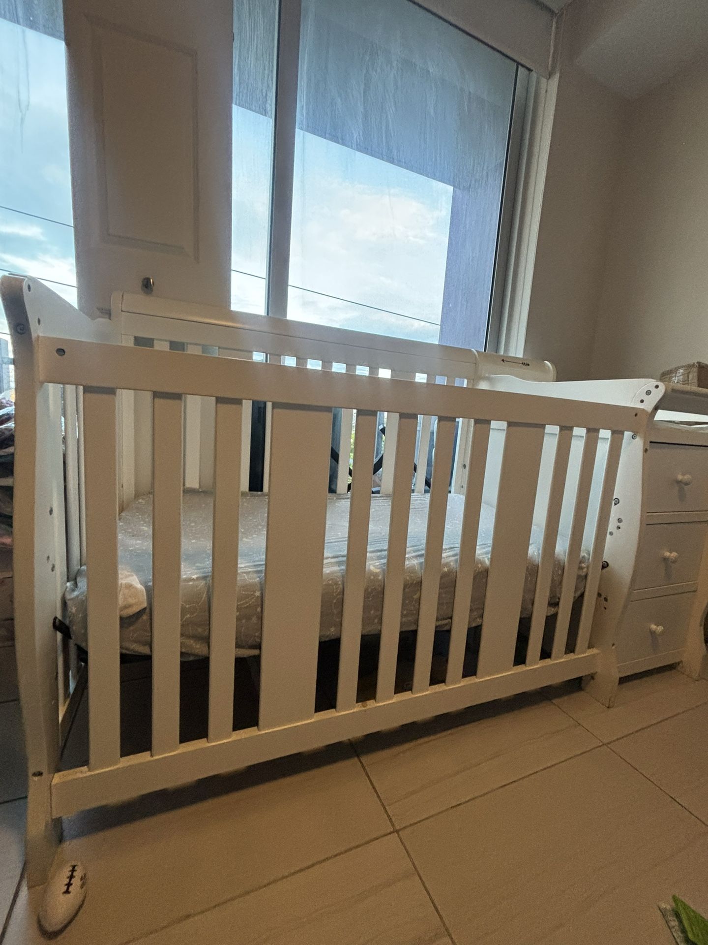 Baby crib 