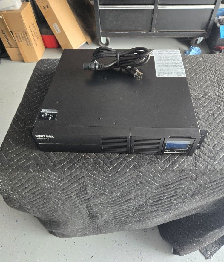 WattBox® Uninterruptible Power Supply - 8 Outlets 1100 VA