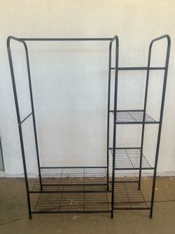 Metal clothes/storage rack