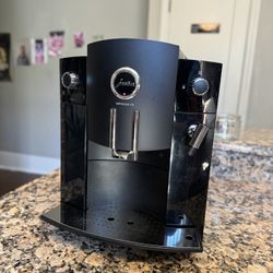 Jura Impressa C5 Super Fully-Automatic Espresso Machine