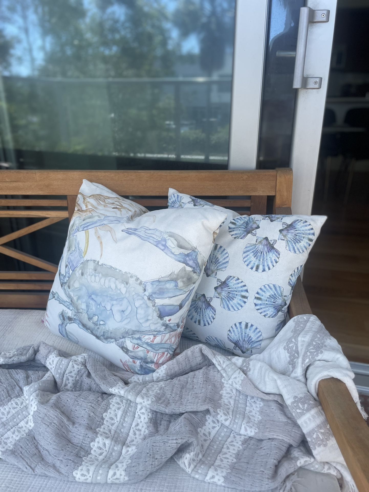 Pottery Barn Outdoor Pillow Set