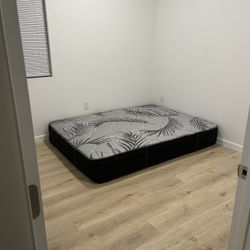 Queen Pillow top Mattress