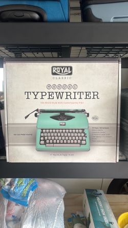 Royal classic manual typewriter BRAND NEW