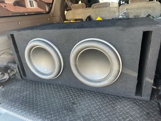 JL Audio (2) 12 inch W7 Subwoofers w Box