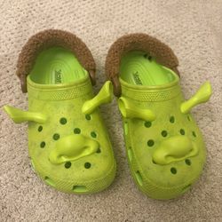 Shrek Crocs, Size Junior 5