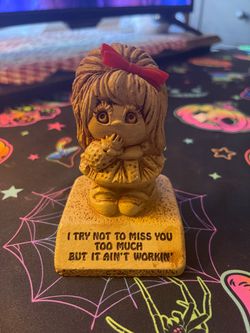 Paula figurine
