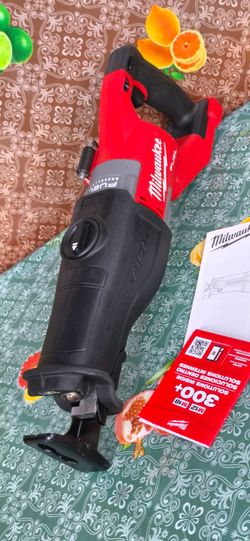 Milwaukee
M18 FUEL 18V Lithium-Ion Brushless Cordless Super SAWZALL (Tool-Only)