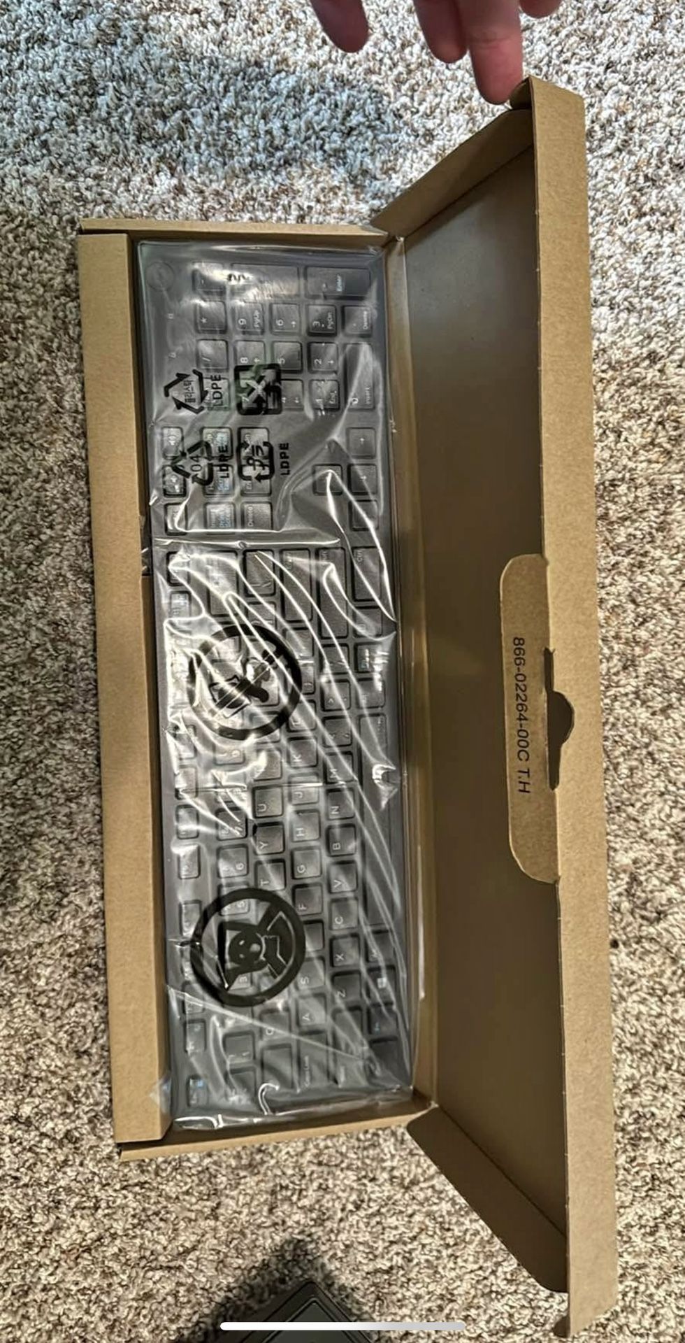 Brand New USB Wired Keyboard - Full-Size QWERTY Layout (Black)