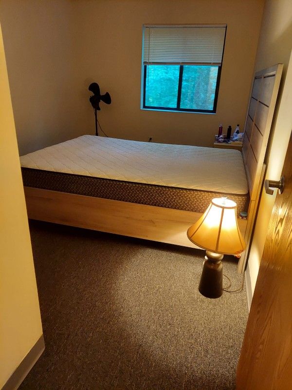 Queen Bed With Drawer In The Bottom