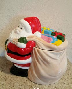 musical candy container