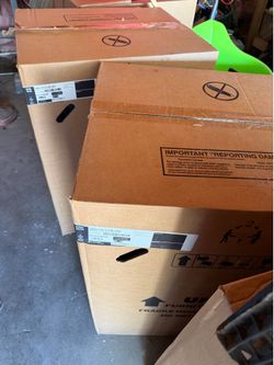 HON MG101ON Motivate Seating 4-Leg Stacking Chair, Onyx/Platinum, 2/Carton