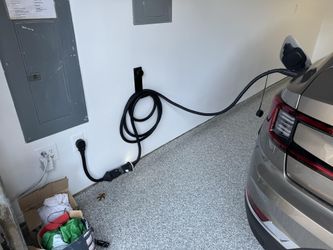 EV Home Plug In Charger. 48AMP