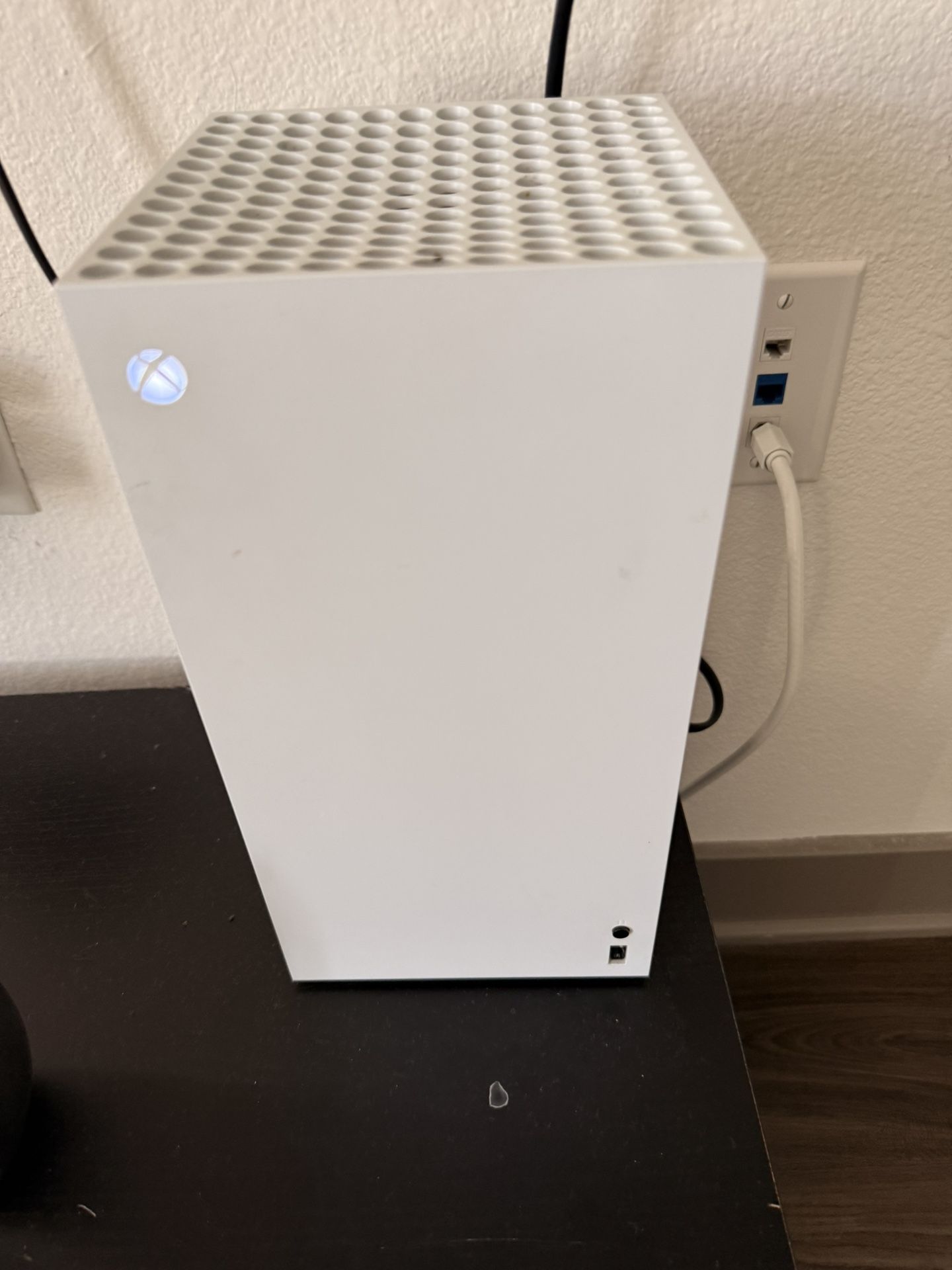 Xbox Series Comes with Everything