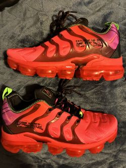 Vapor Max Nike Shoes For Sale 200$ Willing To Negotiate 