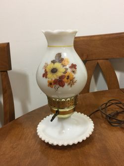 Vintage milk glass hobnail working lamp