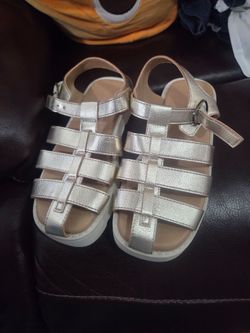 Girls sandals