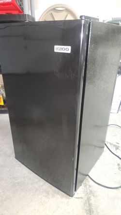 Igloo Black Mini Fridge
