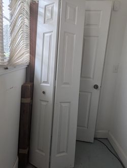 4 Folding Closet Doors