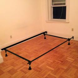 Twin/Full Metal Bed Frame