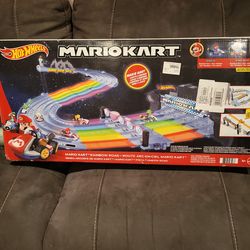 Hot Wheels Nintendo Mario Kart Rainbow Road Raceway Track Set